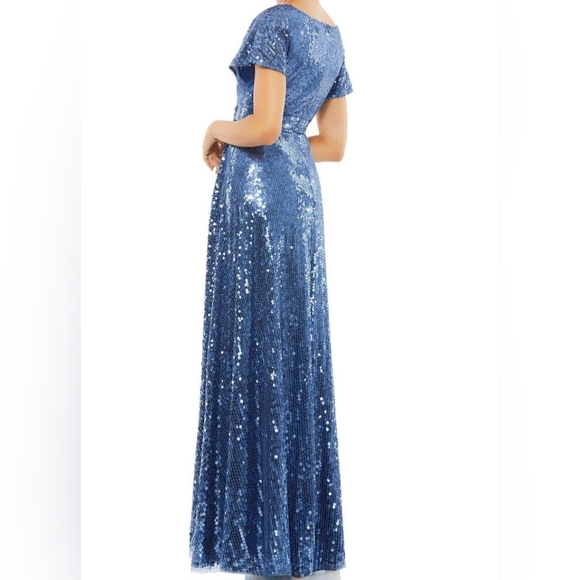 Mac Duggal 10773 - Brooch Detail Evening Gown In Blue Size 10 NWOT MSRP $598 - Picture 4 of 13
